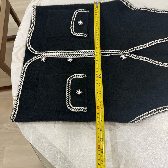 Women's Short Knitted Vest Cardigan - Picture 3 of 4